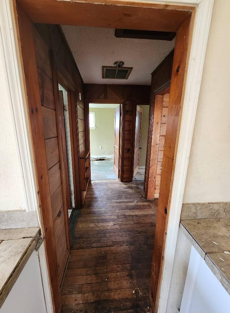 Ceiling & Wall Painting — Tawas, MI