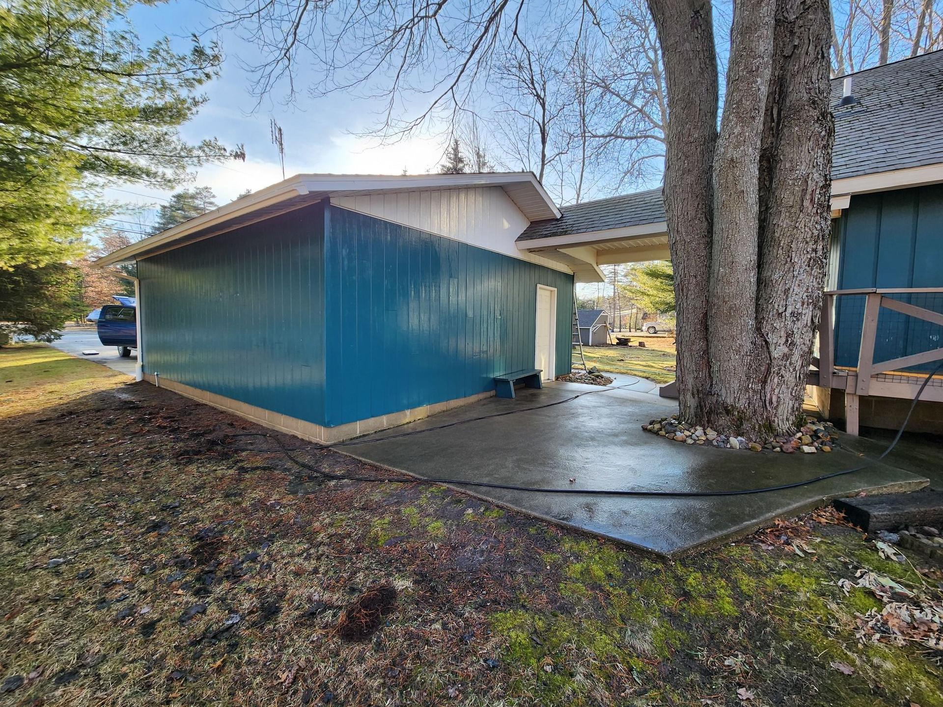 Exterior House & Deck Painting — Forest Lake, MI