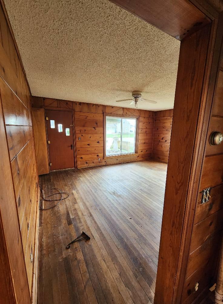 Ceiling & Wall Painting — Tawas, MI