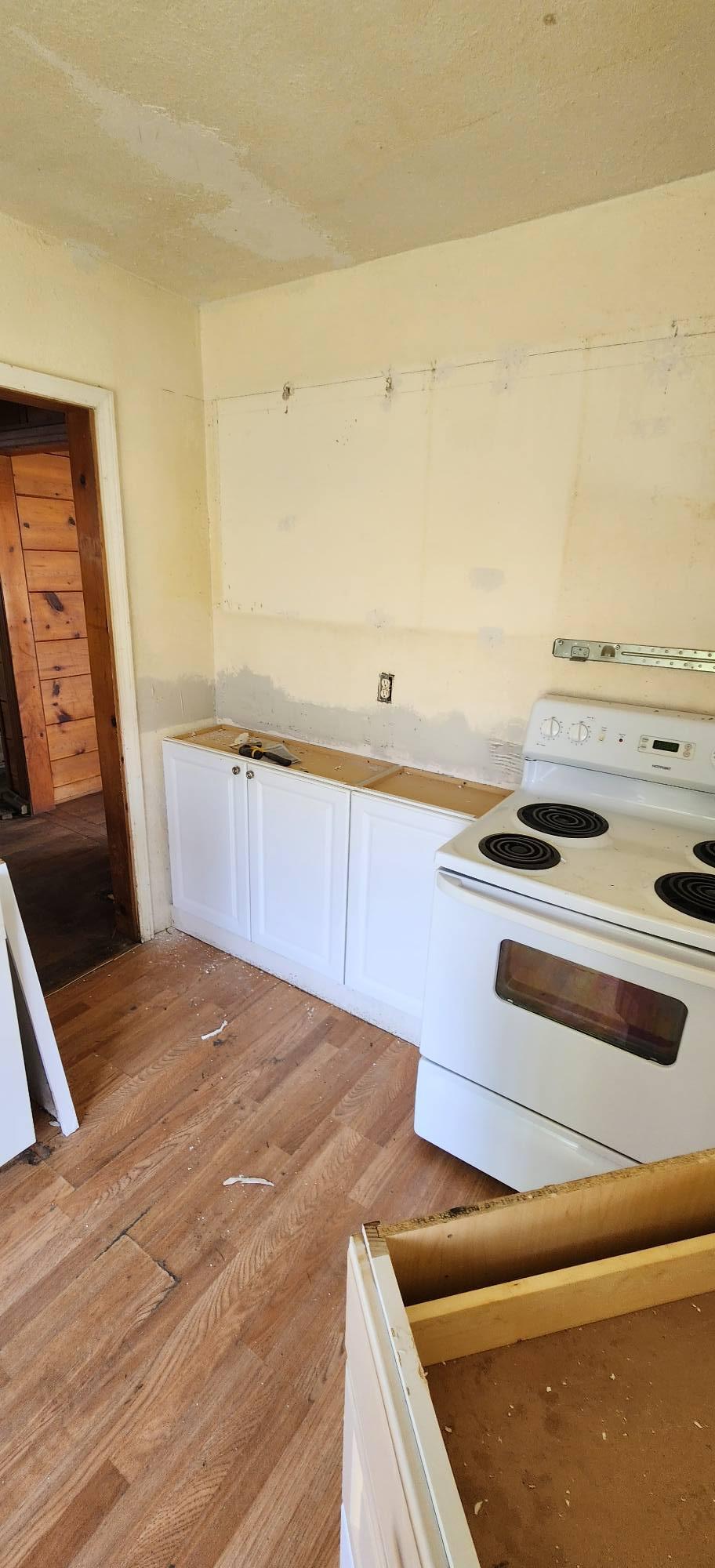 Ceiling & Wall Painting — Tawas, MI