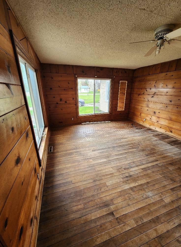 Ceiling & Wall Painting — Tawas, MI