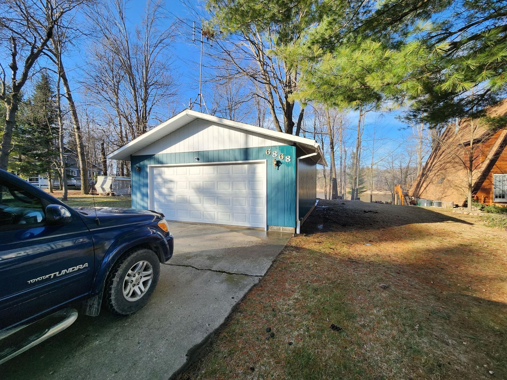 Exterior House & Deck Painting — Forest Lake, MI